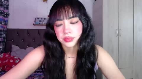 Mila online show from November 2025 07:52:01 AM