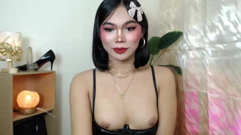 CatalenaX online show from October 2025 04:19:01 PM