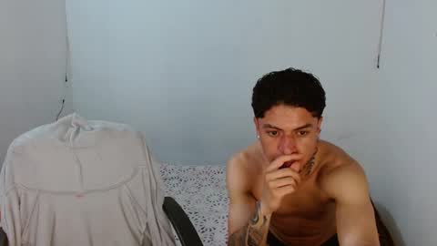 Fabi online show from November 2025 01:00:02 AM