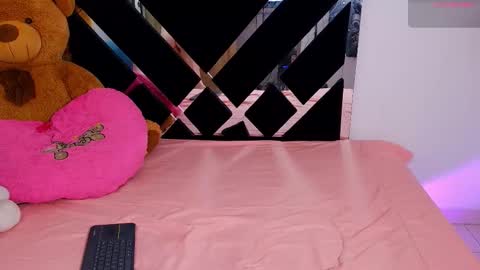 Catalina  online show from February 2026 12:07:01 AM