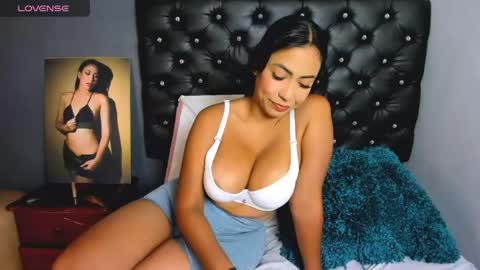 Snapshot of catalinamuss_ chatting on May 2026 05:54:01 PM Catalina online show from May 2026 05:54:01 PM