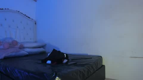 catalinasantanaa  online show from April 2026 01:42:02 AM