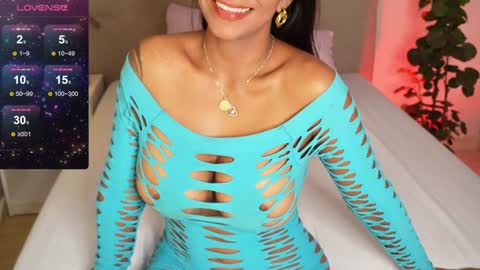 Caterine Zapata  online show from January 2025 08:31:02 PM