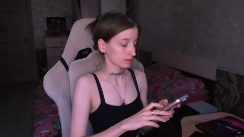 Snapshot of cath_dysphoria_ chatting on June 2026 01:04:01 PM CATH online show from June 2026 01:04:01 PM