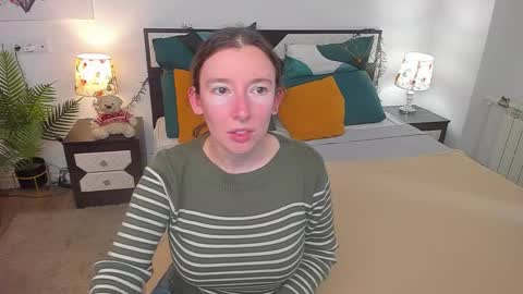 Catrin online show from September 2025 06:35:02 AM