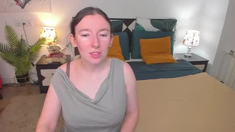 Catrin online show from December 2025 04:28:02 AM