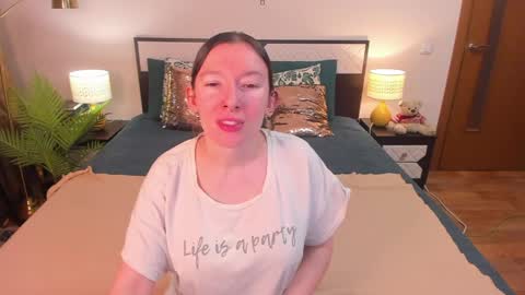 Catrin online show from April 2026 04:49:02 AM