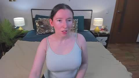 Snapshot of catherinewalls chatting on June 2026 04:12:02 AM Catrin online show from June 2026 04:12:02 AM