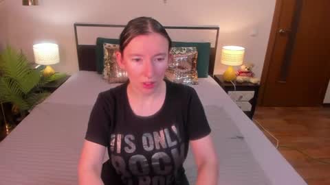 Snapshot of catherinewalls chatting on July 2026 02:29:02 AM Catrin online show from July 2026 02:29:02 AM