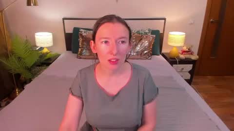 Snapshot of catherinewalls chatting on July 2026 04:05:01 AM Catrin online show from July 2026 04:05:01 AM