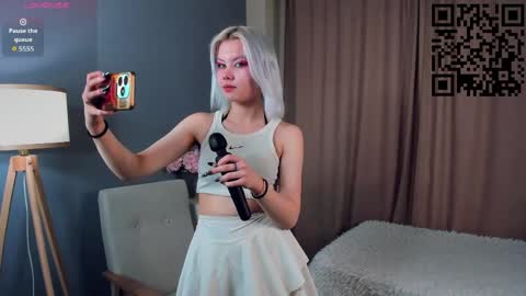 Mia online show from April 2026 11:04:02 AM