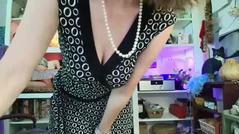 some call me djcatnips some call me CC but i love it when you call me miss catnips  online show from September 2025 06:29:02 PM