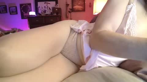 some call me djcatnips some call me CC but i love it when you call me miss catnips  online show from June 2026 01:56:01 AM
