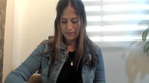 CATT EVANS online show from November 2025 10:31:02 PM