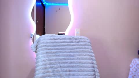 Cattleya online show from March 2026 04:38:02 AM