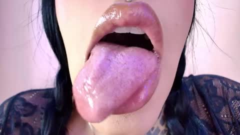 Snapshot of catte_jensen chatting on April 2026 05:55:01 AM Cattleya online show from April 2026 05:55:01 AM