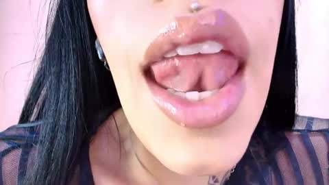 Snapshot of catte_jensen chatting on April 2026 05:14:02 AM Cattleya online show from April 2026 05:14:02 AM