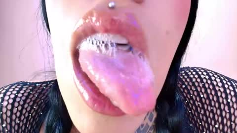 Snapshot of catte_jensen chatting on May 2026 04:06:02 AM Cattleya online show from May 2026 04:06:02 AM