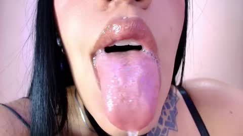 Snapshot of catte_jensen chatting on May 2026 04:42:01 AM Cattleya online show from May 2026 04:42:01 AM
