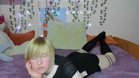 cattie_w_ online show from October 2025 01:50:02 AM