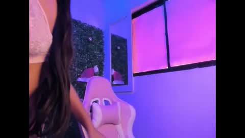 caylin_dolls_ online show from November 2025 06:44:02 PM