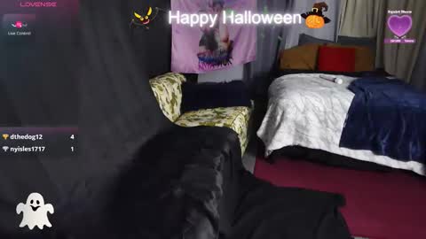 Snapshot of ccgreysweatpants chatting on October 2025 04:37:01 AM WHAT CAN YOU GET US TO DO online show from October 2025 04:37:01 AM