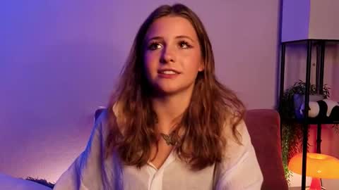 Lina  online show from November 2025 07:19:01 PM