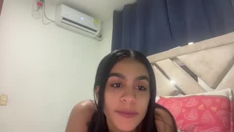 Snapshot of ceci1218 chatting on April 2026 01:25:02 AM ceci1218 online show from April 2026 01:25:02 AM