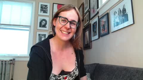 Snapshot of cecilysaintclaire chatting on February 2025 04:58:02 PM Cecily Saint Claire online show from February 2025 04:58:02 PM