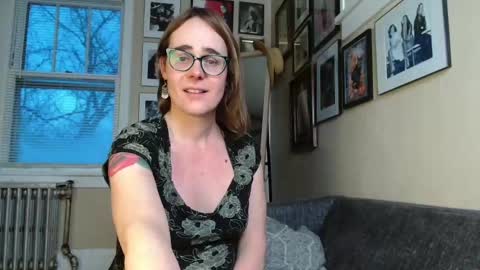 Snapshot of cecilysaintclaire chatting on February 2025 02:33:02 PM Cecily Saint Claire online show from February 2025 02:33:02 PM