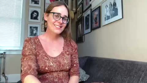 Snapshot of cecilysaintclaire chatting on February 2025 05:10:02 PM Cecily Saint Claire online show from February 2025 05:10:02 PM