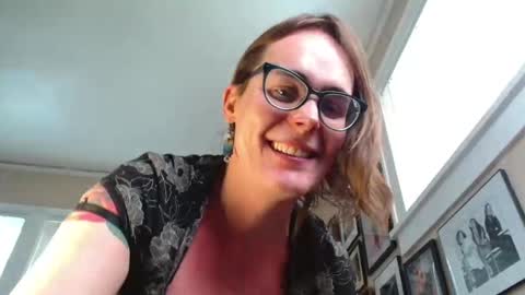 Snapshot of cecilysaintclaire chatting on March 2025 06:11:01 PM Cecily Saint Claire online show from March 2025 06:11:01 PM