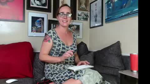 Snapshot of cecilysaintclaire chatting on October 2025 12:23:02 PM Cecily Saint Claire online show from October 2025 12:23:02 PM