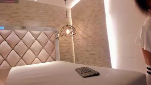  CELENE  online show from November 2025 07:23:01 PM