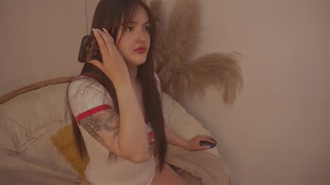Snapshot of celeste_angel1 chatting on September 2025 07:05:01 PM Diane Independent model online show from September 2025 07:05:01 PM