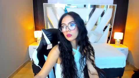 SARA  online show from October 2025 11:21:02 AM