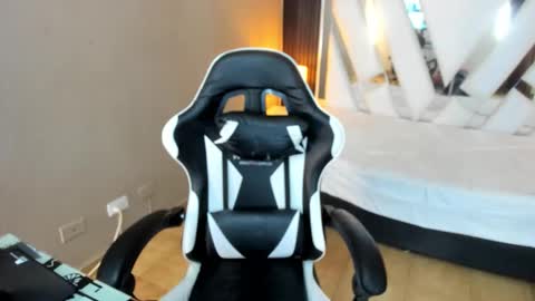 SARA  online show from February 2026 06:39:02 PM