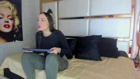 celeste_starsss online show from December 2025 02:13:01 PM