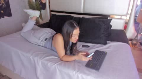 celeste_starsss online show from April 2026 09:30:02 PM