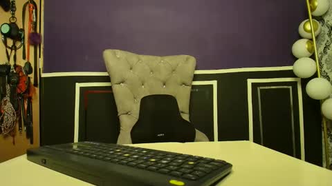       online show from April 2026 01:42:02 AM