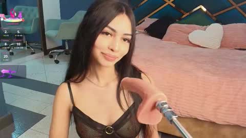 Snapshot of celine_golden chatting on September 2025 05:56:01 AM CELINE online show from September 2025 05:56:01 AM