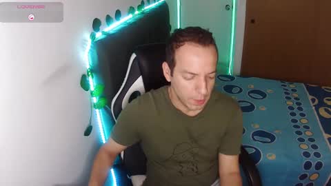 Snapshot of cerso1 chatting on March 2025 12:45:01 PM Cerso online show from March 2025 12:45:01 PM