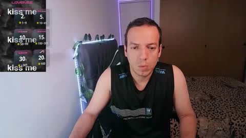 Snapshot of cerso1 chatting on October 2025 01:23:04 PM Cerso online show from October 2025 01:23:04 PM