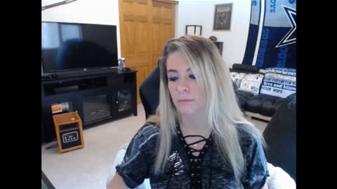 Marie online show from December 2024 03:42:02 PM