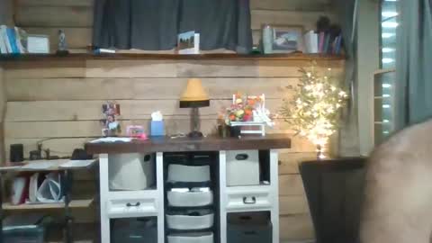 chadmichaell online show from April 2026 11:43:02 PM