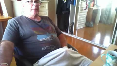 Snapshot of chalkstall chatting on September 2025 05:33:01 AM Chalky online show from September 2025 05:33:01 AM