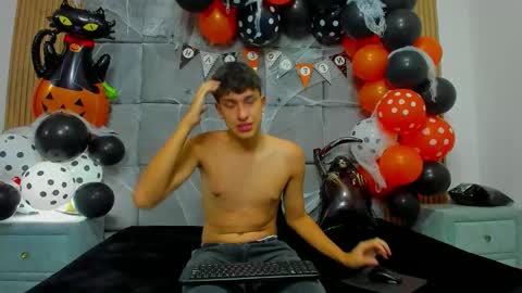 Chanellandmax online show from October 2025 01:12:02 PM