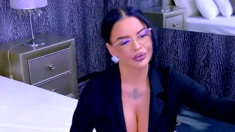 chanelledy1 online show from October 2025 01:49:01 AM