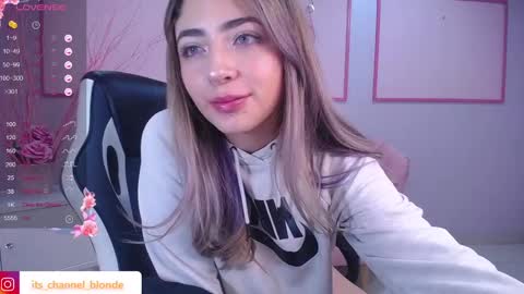 Snapshot of channel_blonde_a chatting on February 2025 04:41:02 PM channel_blonde_a online show from February 2025 04:41:02 PM