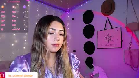 Snapshot of channel_blonde_a chatting on March 2025 08:05:01 PM channel_blonde_a online show from March 2025 08:05:01 PM